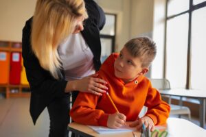 A person overcoming adverse experiences with the help of the Neurosequential Model of Therapeutics (NMT).